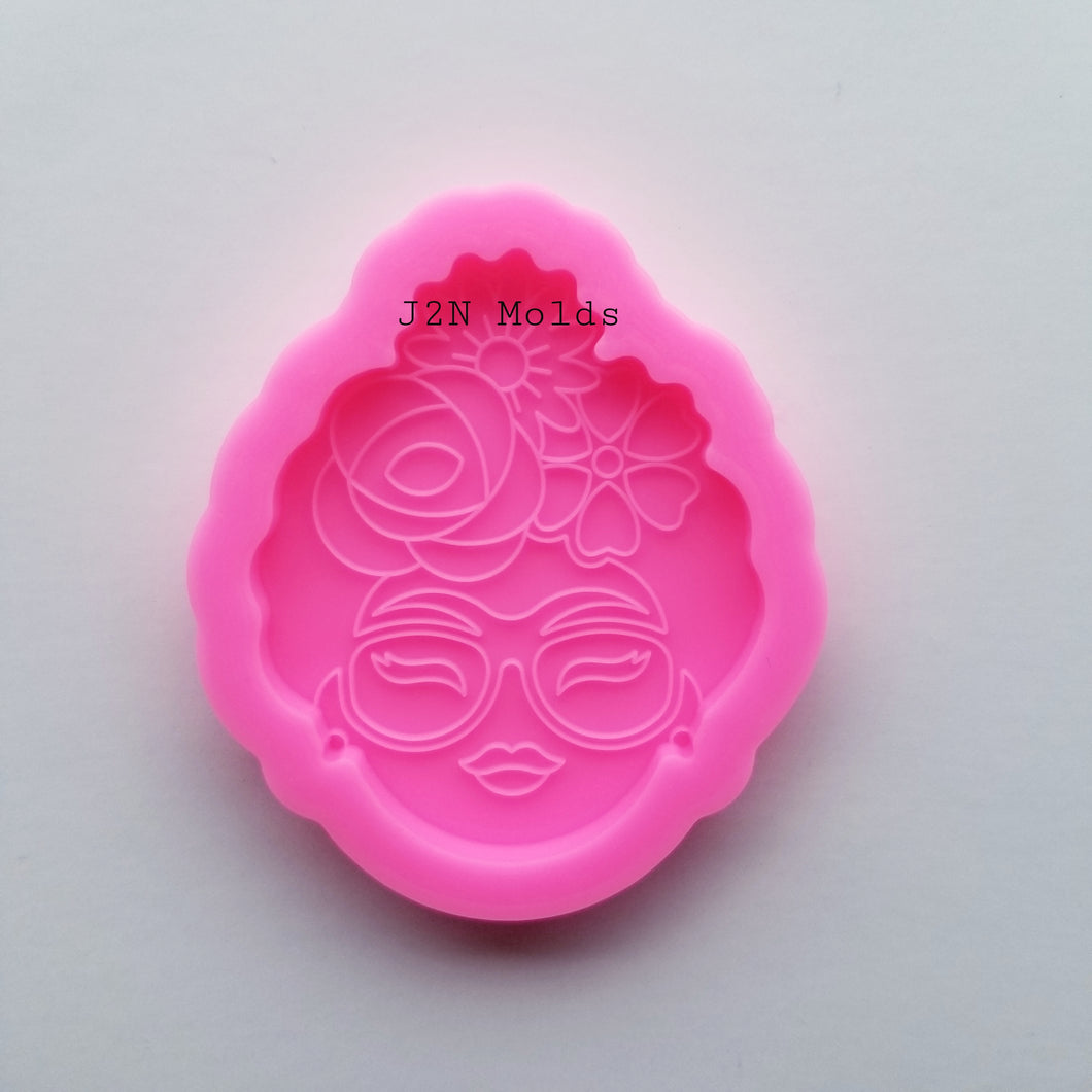 Shiny granny face with glasses phone grip mold