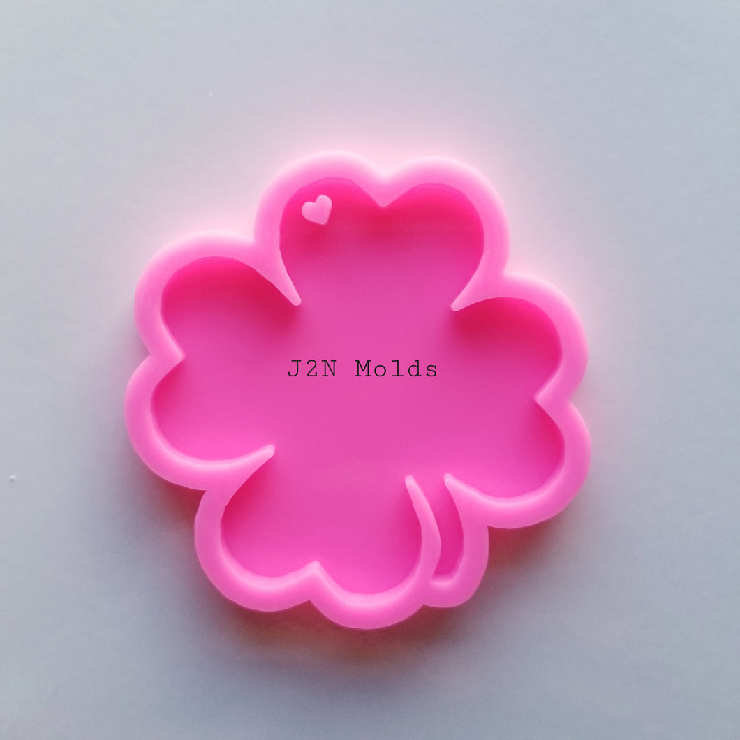 Shiny 4 leaf clover keychain mold