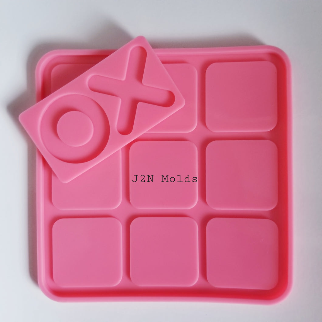 Tic tac toe set