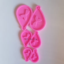 Load image into Gallery viewer, Shiny mermaid tail earrings mold
