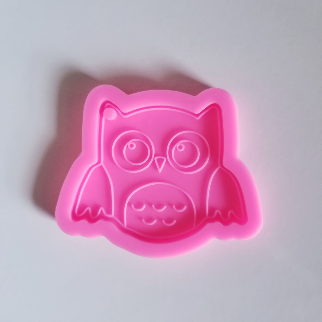 Shiny owl keychain mold