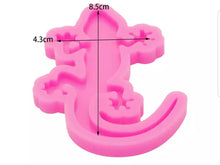 Load image into Gallery viewer, Shiny Lizard keychain mold
